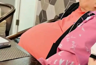 王晶71岁生日全家福曝光！空姐妻子气质不输晶女郎，女儿送惊喜