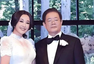 75岁刘晓庆再爆大瓜！和助理同居6年未离婚