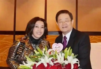 75岁刘晓庆再爆大瓜！和助理同居6年未离婚