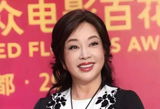 75岁刘晓庆再爆大瓜！和助理同居6年未离婚