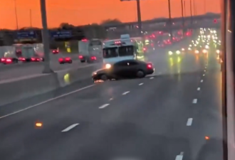 Hwy401夕阳下的奇葩车祸！黑色轿车：没有一步是自愿的！