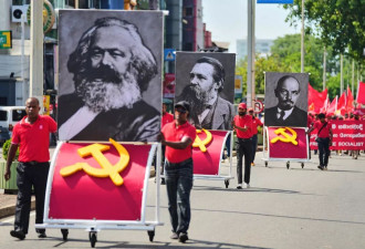 美国为何有共产党议员？马克思诞辰日引爆争议