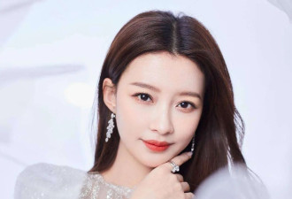 孙怡红裙被夸真人芭比！《乘风2026》舞台造型翻车还是惊艳