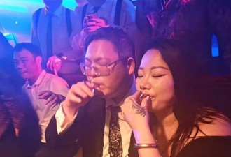 向佑新女友大10岁，过往被扒，向太坚决不认