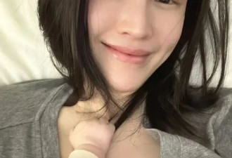 何穗母亲节晒亲子照 透露儿子名字叫小win