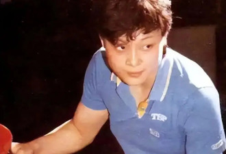 61岁何智丽近况：30年前离婚，回老家上海养老
