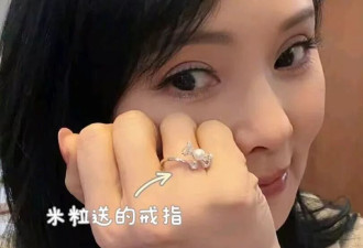 伊能静林心如晒女儿送的礼物,有贴心小棉袄真是太好了