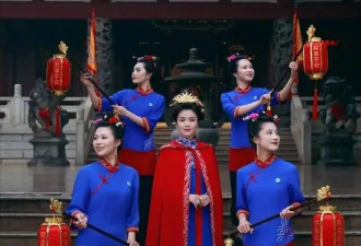 刘涛现身妈祖诞辰：福建人见了真会拜？