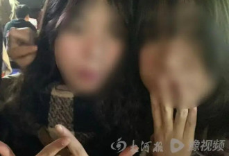 21岁双胞胎姐妹1死1重伤，凶手为妹妹男友