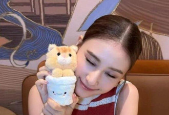 何超莲35岁生日二三四房罕见齐聚 独缺老公窦骁