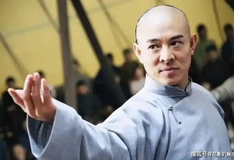 李连杰晒与女儿合照，称面容改变是因为患甲亢...