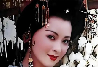 回国五天后安详离世！生前花20万美元盖学校，弥留之际包机回中国