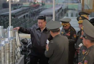 金正恩视察军工企业,强调加强迫击炮和曲射炮武力