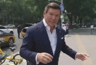 美国主持人北京报道因违停被罚 恼羞成怒吐槽监控