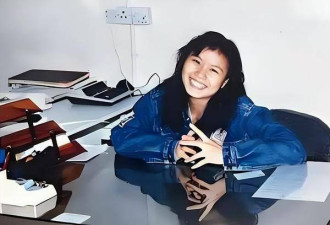 照片刷屏：坐在马斯克和库克中间的中国女人是谁