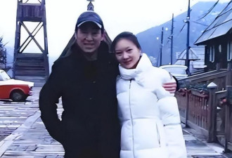 摘下张艺谋妻子的认证 她终于走出这一步