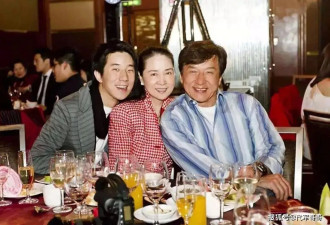林凤娇年轻时有多美？看她和10岁儿子合影，才懂成龙为啥一见钟情