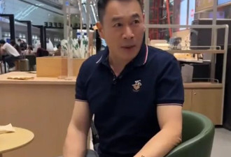 丁海峰夫妇凌晨1点机场接娃，儿子身高超190