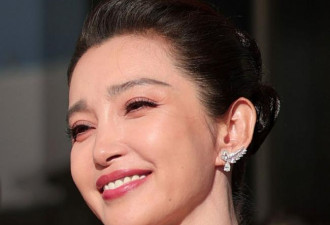 李冰冰时隔十年重返戛纳红毯 网惊呼冻龄女王