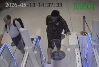 暴踢闸门骂关员 中国男大闹曼谷机场遭终身禁入境
