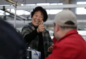 人在县城，72岁，我带280个残疾人创业