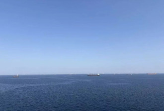 我被堵在霍尔木兹海峡的79天:导弹,股票,小青菜