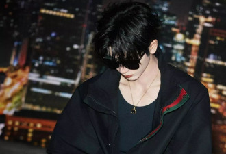 张凌赫生图封神！GUCCI大秀出发图