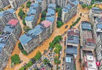 暴雨袭中国南方 江西淹水没车顶、广州男童遭冲走