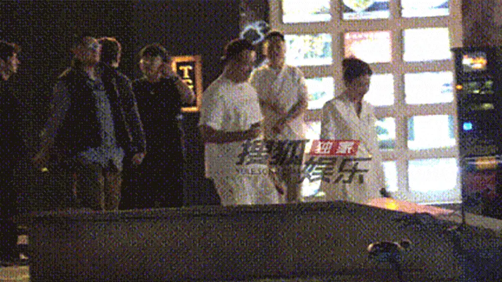 黄奕被曝餐后和男子同回公寓，疑似新恋情曝光