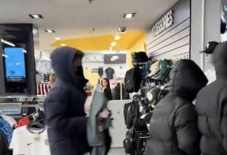 伦敦再现“零元购” 女店员英勇阻止