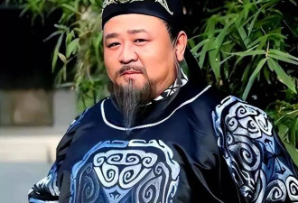 61岁梁冠华近况曝光！娶唐烨生下一对儿女