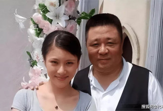 61岁梁冠华近况曝光！娶唐烨生下一对儿女