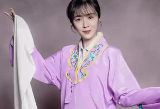 同班同学早火了，她熬20年才凭一身戏曲功底出圈