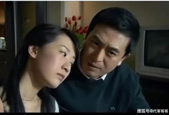 56岁张嘉益近况曝光！与杜珺离婚后娶王海燕，如今婚姻幸福成人生赢家