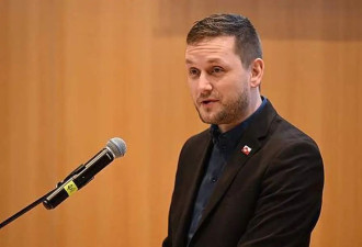 格陵兰岛自治政府总理见美特使，重申“不卖岛”
