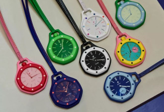 Swatch联名款表被排大队疯抢 转售价格翻了20倍
