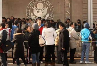 拿着旅游签的中国游客，来美后直奔3件事而去