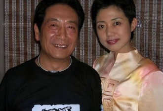 78岁王奎荣带小37岁妻子跑龙套 被骂恋爱脑 11年婚姻活成另类样本