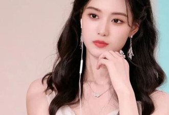 蝴蝶元素席卷美甲发饰 解锁低调精致的日常穿搭
