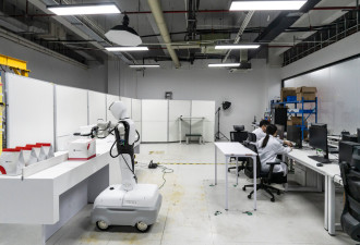 中国盼大力发展人工智能 但不能以牺牲就业为代价