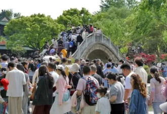 中国网红城市，正在陷入一场危险循环