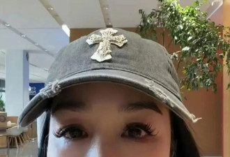 性感女神见证女儿毕业,丈夫对继女一举动再惹争议
