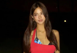 性感女神见证女儿毕业,丈夫对继女一举动再惹争议