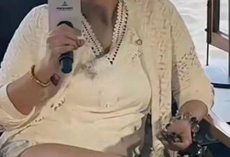 47岁郝蕾因坐姿突然爆火，诠释成熟女人珠圆玉润的美丽，网友赞