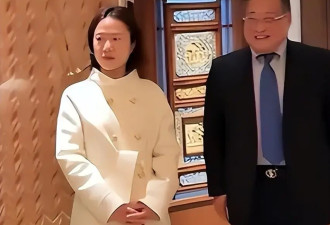 杨振宁离世不满1年，50岁的翁帆卸下伪装 真实底牌曝光 结局太意外