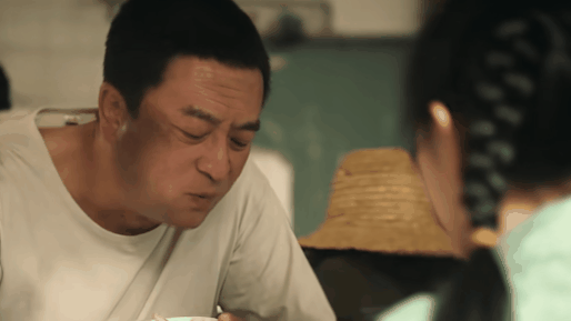 不会吃别尬吃!《主角》张嘉益吃饭戏,给内娱上了一课!