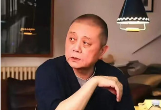 68岁王朔现状：满头白发神似李亚鹏 没钱靠朋友接济
