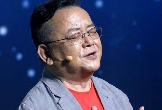 被传卖掉豪宅、移民美国的王刚，如今出人意料