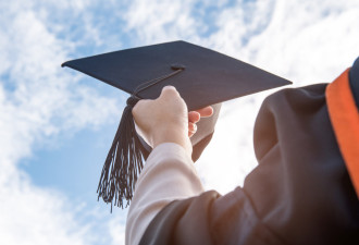 念大学获高薪神话破灭 技术工人薪水暴涨