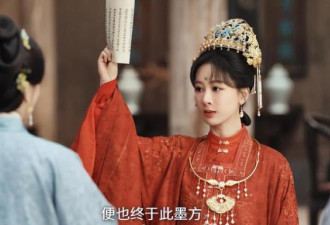 杨紫新剧脸部状态堪忧：大浓妆开十级美颜